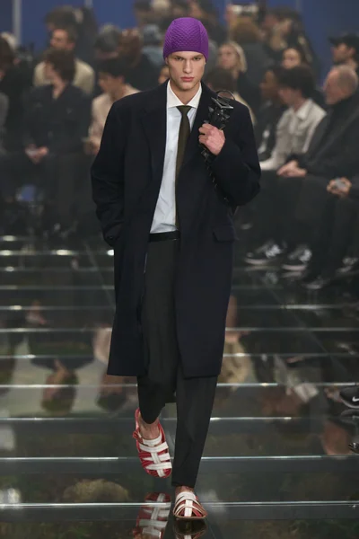 Look 44